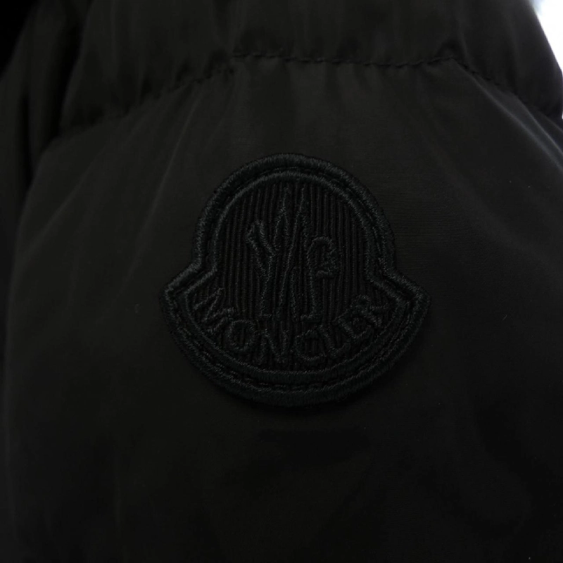 Áo khoác lông vũ MONCLER MEABAN 633223