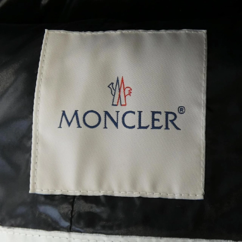 Áo khoác lông vũ MONCLER 641956