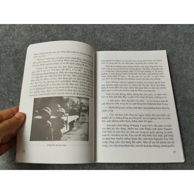 SINH RA TRONG KHÓI LỬA 700925