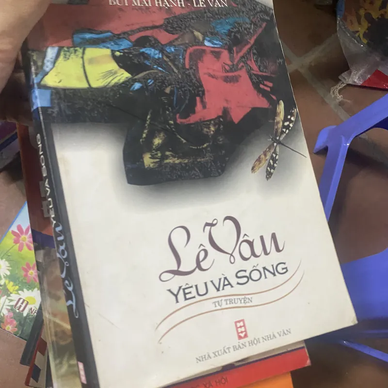 Sách yêu và sống 309506