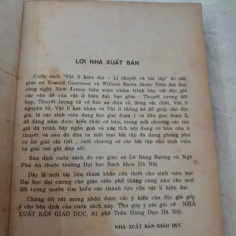 Vật lý hiện đại Lý thuyết và Bài tập. GS Ronald Gautreau và William Savin 589065