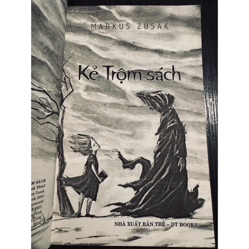 Kẻ trộm sách 447723