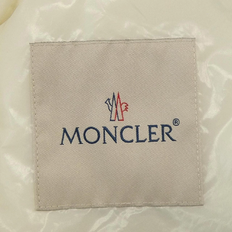 【Khuyến mãi】Áo khoác MONCLER 636639