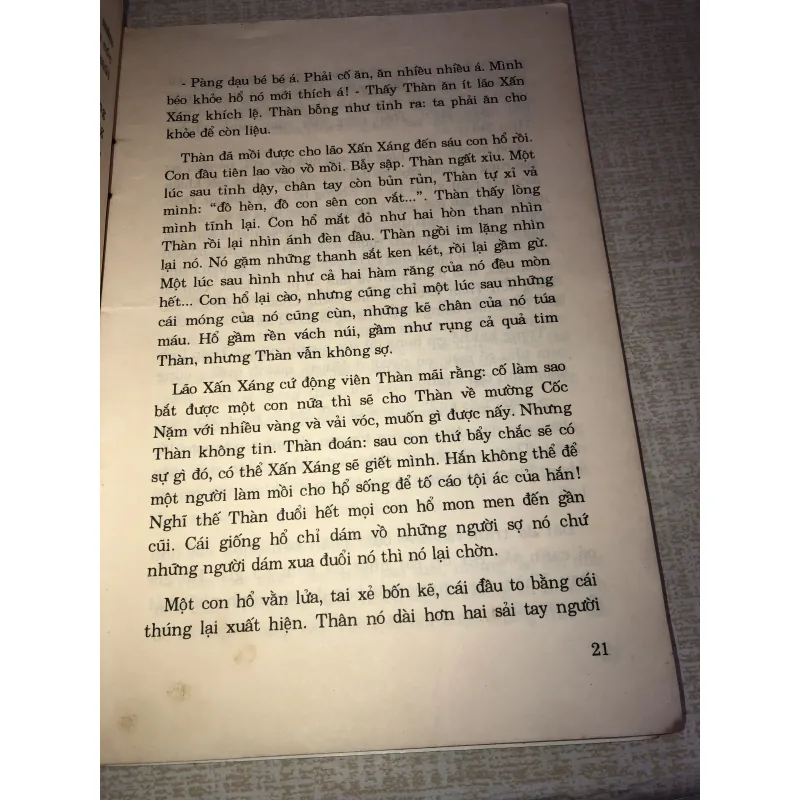 Người làm mồi bày hổ-Nhà sách kim đồng 971682