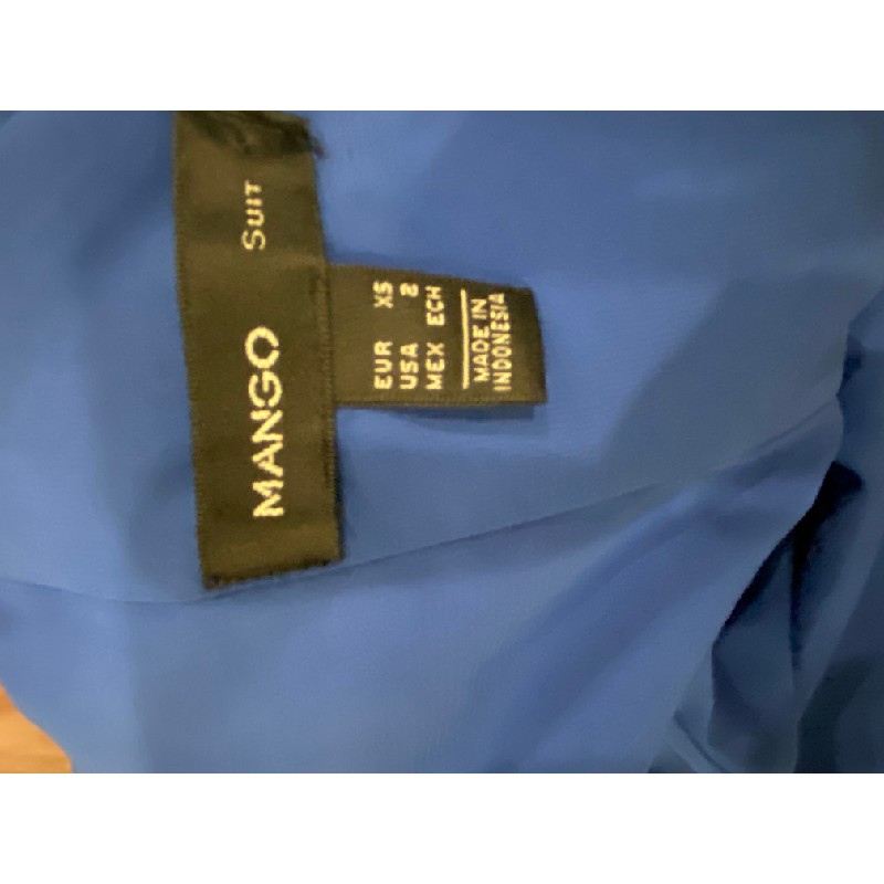 Váy khoét lưng Mango 945