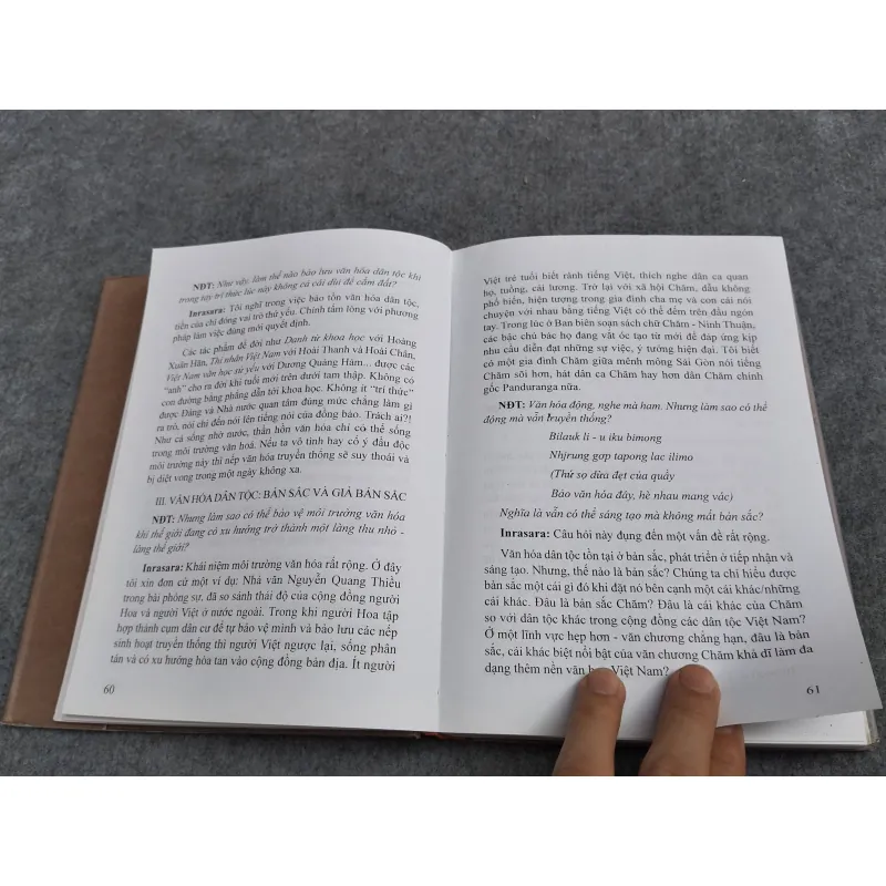 VĂN HOÁ - XÃ HỘI CHĂM NGHIÊN CỨU VÀ ĐỐI THOẠI 957501