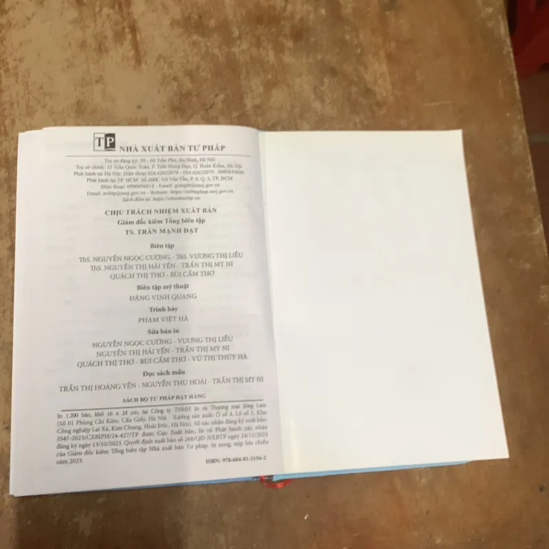  XÃ HỘI HỌC PHÁP LUẬT : LÝ LUẬN VÀ THỰC TIỄN- GS.TS. VÕ KHÁNH LINH 761911