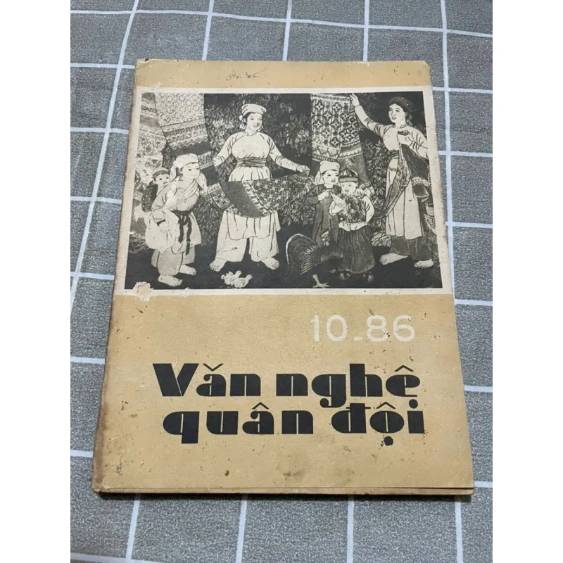 TẠP CHÍ VĂN NGHỆ QUÂN ĐỘI 10.1986 556935