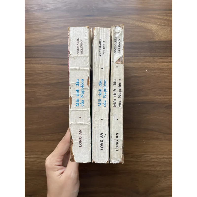 Mối tình đầu của Naopoléon - Annemarie Selinko 989848