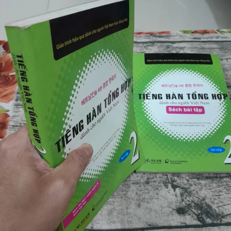Tiếng Hàn Tổng hợp cho người Việt- Sơ cấp 2 và Bài tập2. Tg Cho Hang Rok... 763695