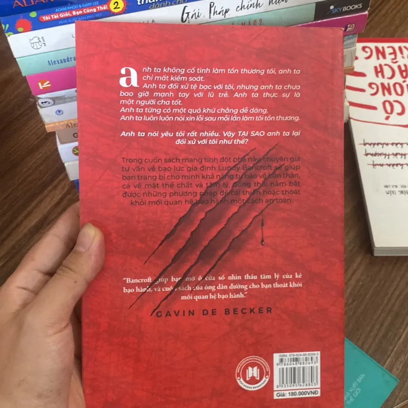 Tại Sao Anh Ta Làm Thế? - Lundy Bancrof- sách ẩm nhẹ 597151