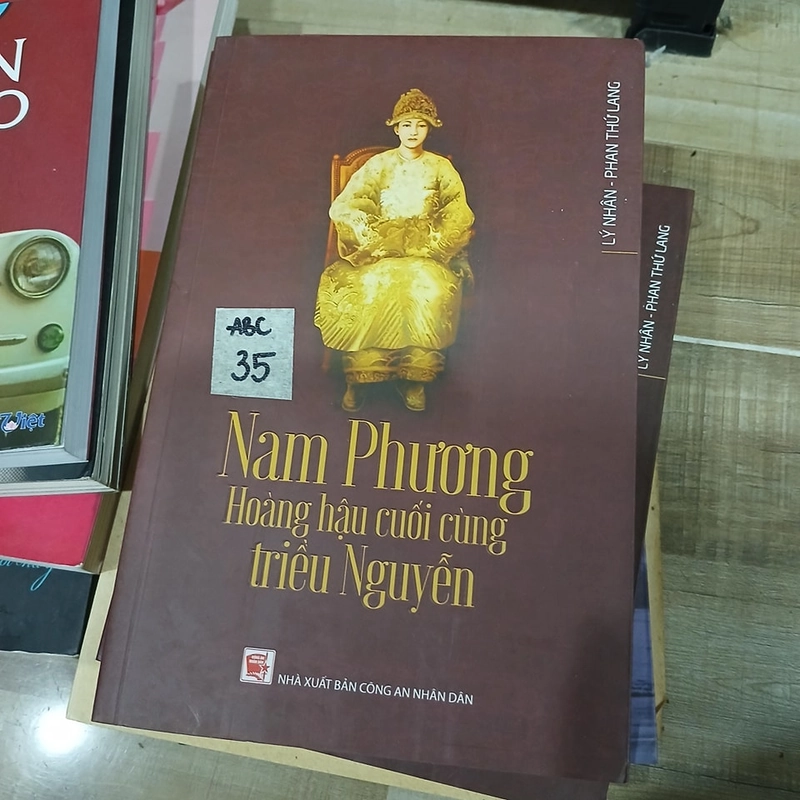 Nam Phương Hoàng hậu cuối cùng triều Nguyễn - Lý Nhân, Phan Thứ Lang 316331