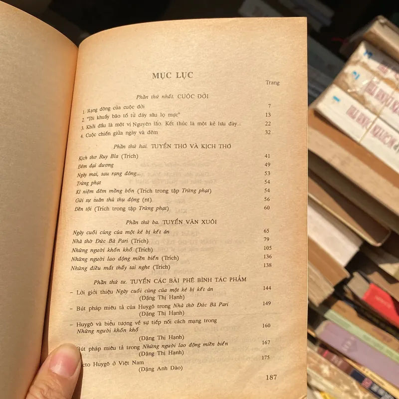 Cuộc đời và tác phẩm VICTO HUYGO 759471