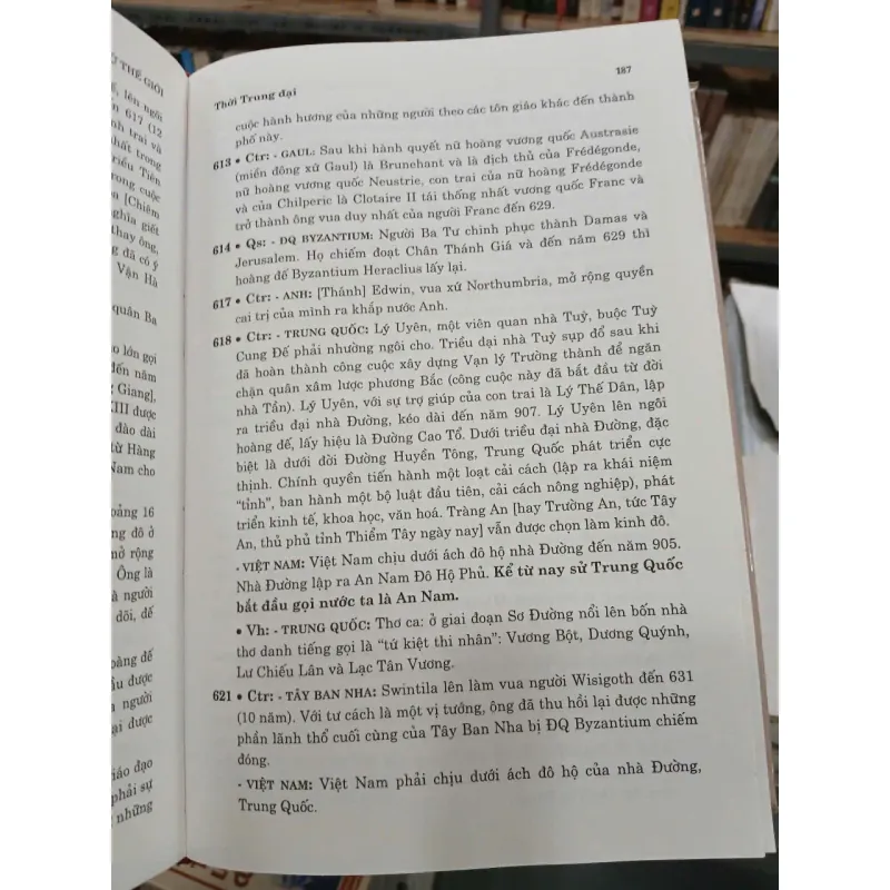BIÊN NIÊN SỬ THẾ GIỚI TỪ TIỀN SỬ ĐẾN HIỆN ĐẠI (BÌA CỨNG) - NGUYỄN VĂN DÂN 1037041