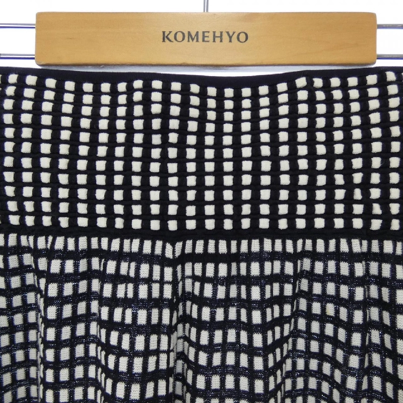 Chân váy CHANEL - Hàng hiệu Authentic 653071