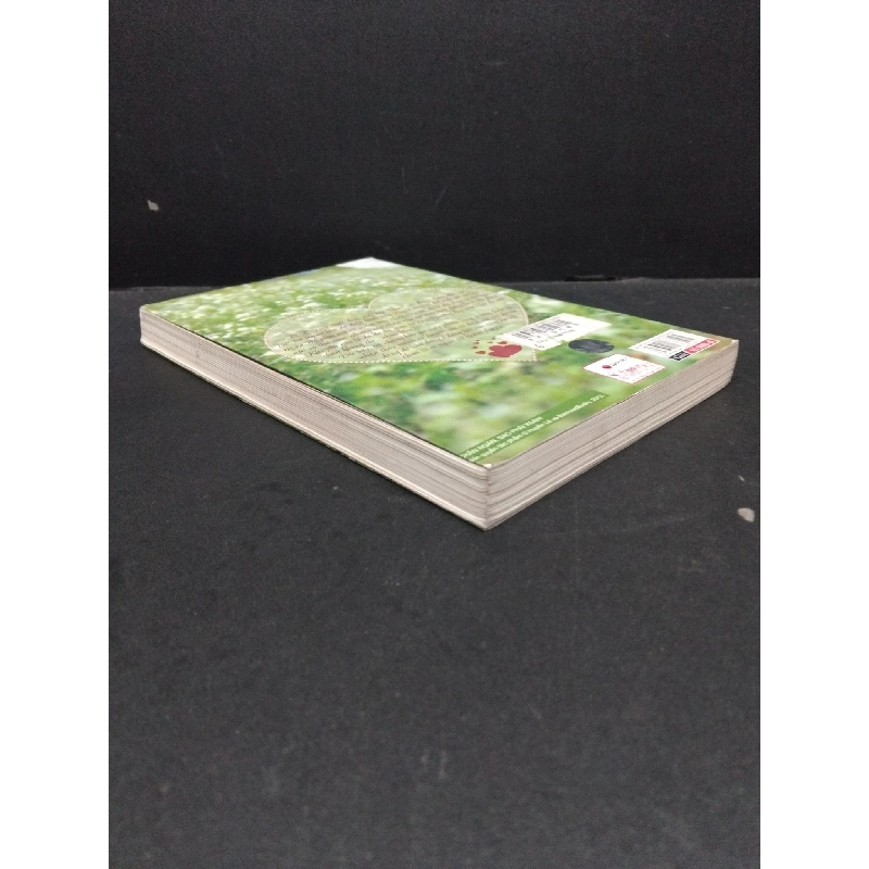 Chân ngắn sao phải xoắn ! Huyền Lê mới 90% bẩn bìa, ố nhẹ, tróc gáy nhẹ 2012 HCM.ASB3010 917882