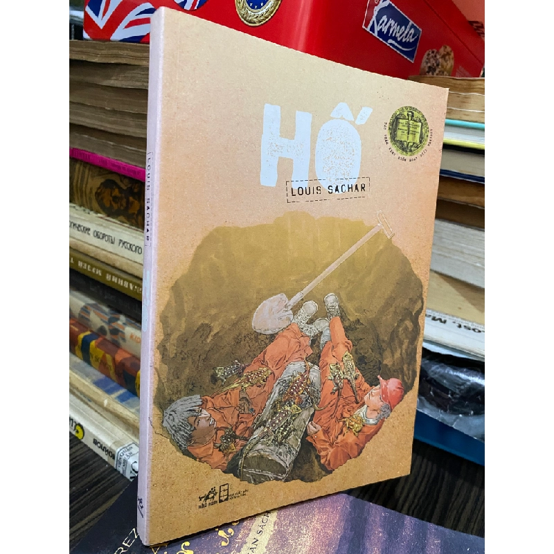 Hố - Louis Sachar ( người dịch Nguyên Hương ) 450088