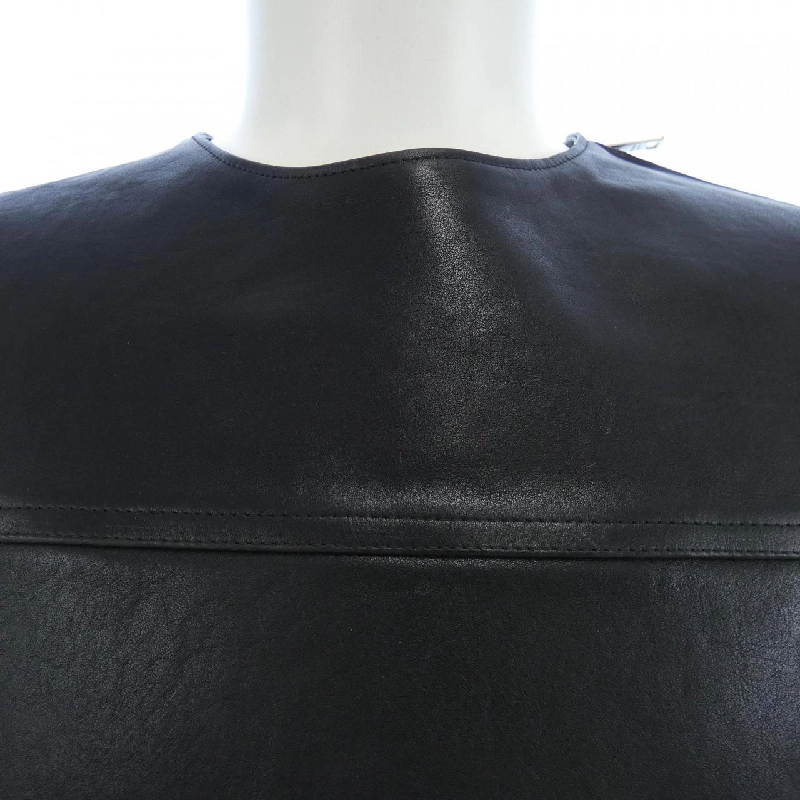 Áo gile PRADA - Hàng hiệu Authentic 900285