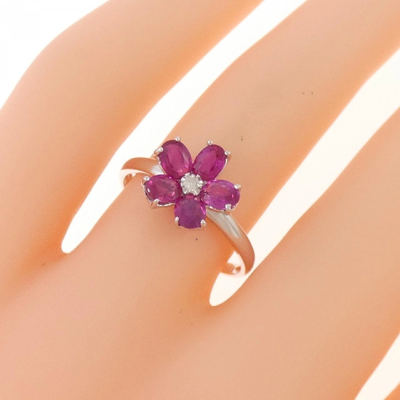 Nhẫn ruby K18WG hoa 669594