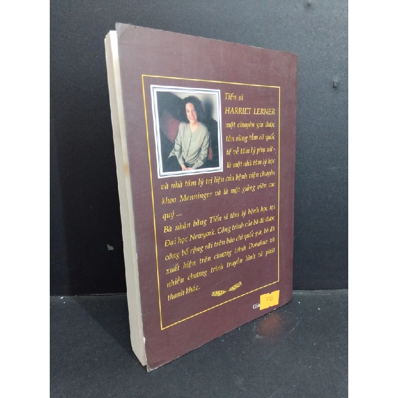 Vũ điệu của sự mật thiết mới 80% bẩn bìa, ố nhẹ 1999 HCM2811 Harriet Goldhor Lerner Ph.D. VĂN HỌC 355348