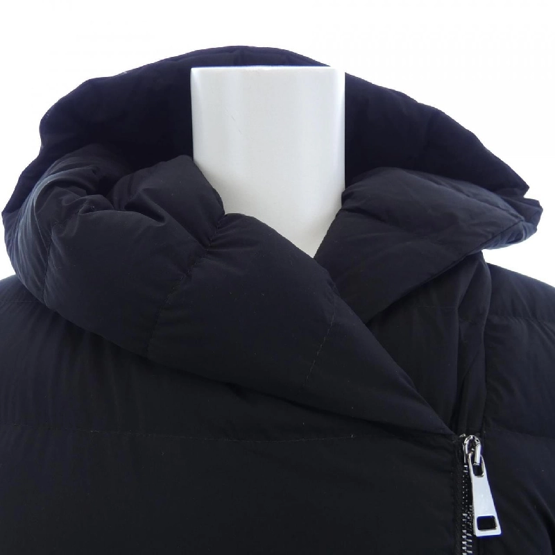 Áo khoác lông vũ MONCLER 637904