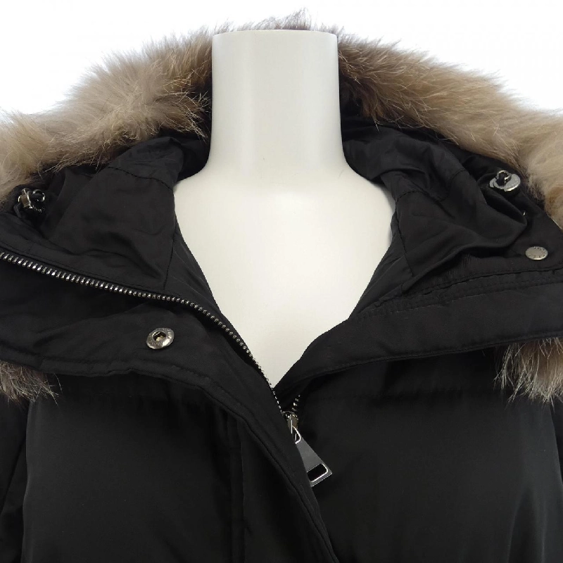 Áo khoác lông vũ MONCLER 633456