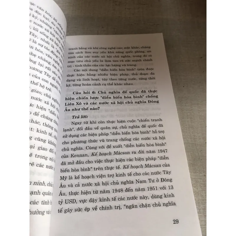 “Diễn biến hoà bình” và đấu tranh chống “diễn biến hoà bình” 782753