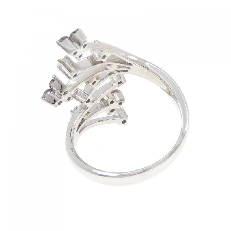 Nhẫn kim cương 750WG 668950