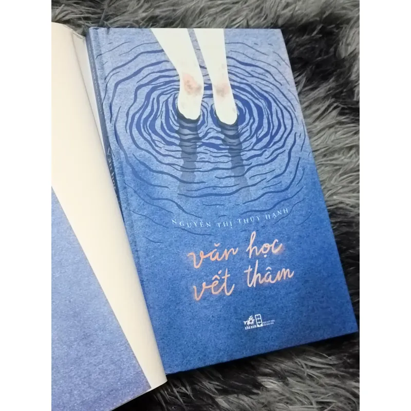 Văn học và vết thâm (Nguyễn Thị Thúy Hạnh) 926702