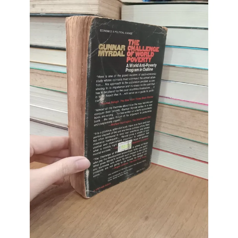 The challenge of world poverty - Gunnar Myrdal 697355