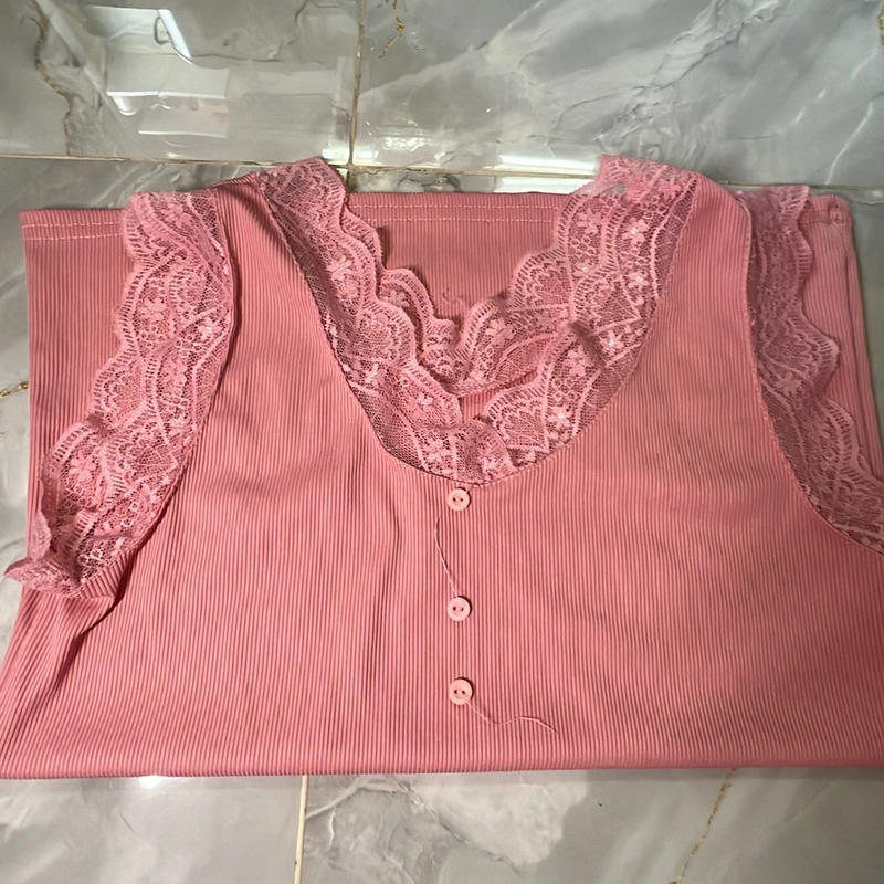 Áo thun mỏng xách nát phối ren  457783
