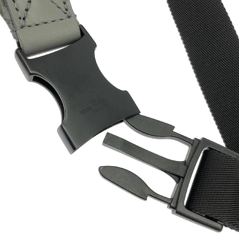 Túi đeo chéo Louis Vuitton Monogram Shadow Discovery Bum Bag PM M46108 - Hàng hiệu Chính hãng 802953