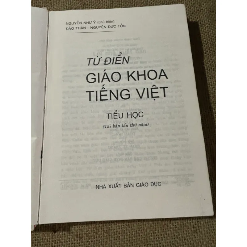 TỪ ĐIỂN GIÁO KHOA TIẾNG VIỆT TIỂU HỌC , MINH HỌA, SÁCH BÌA CỨNG, XB 2000X 573520
