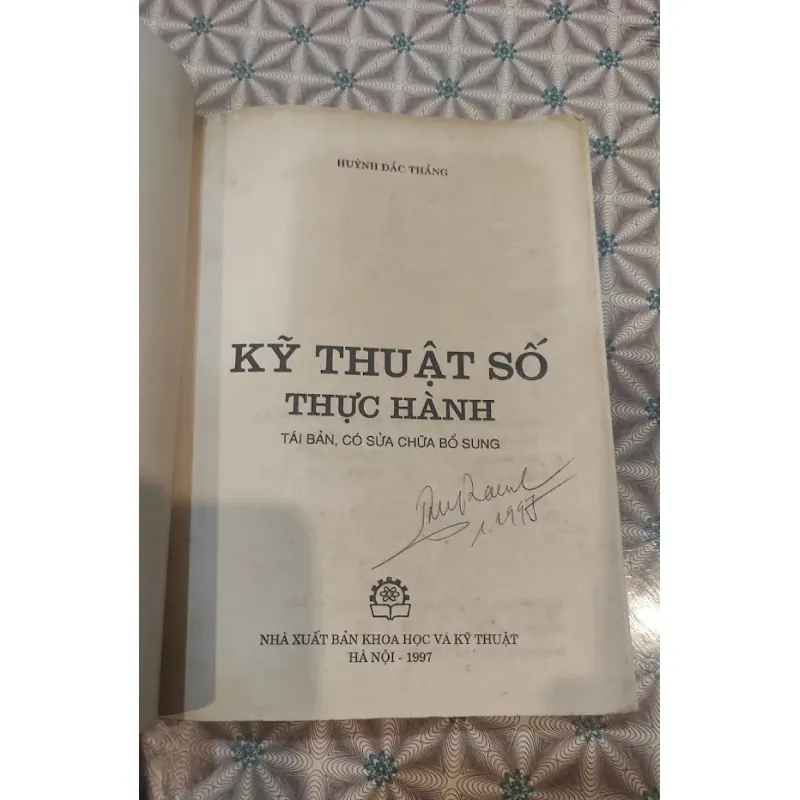 Kỹ thuật số thực hành 647838