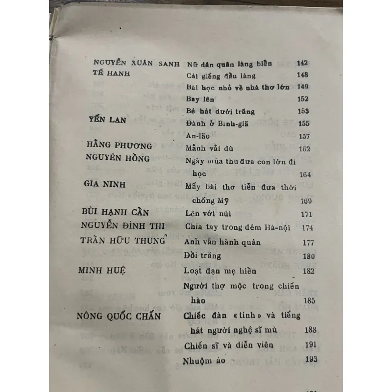 Thơ chống Mỹ cứu nước; gần 500 trang ;1968 1030299