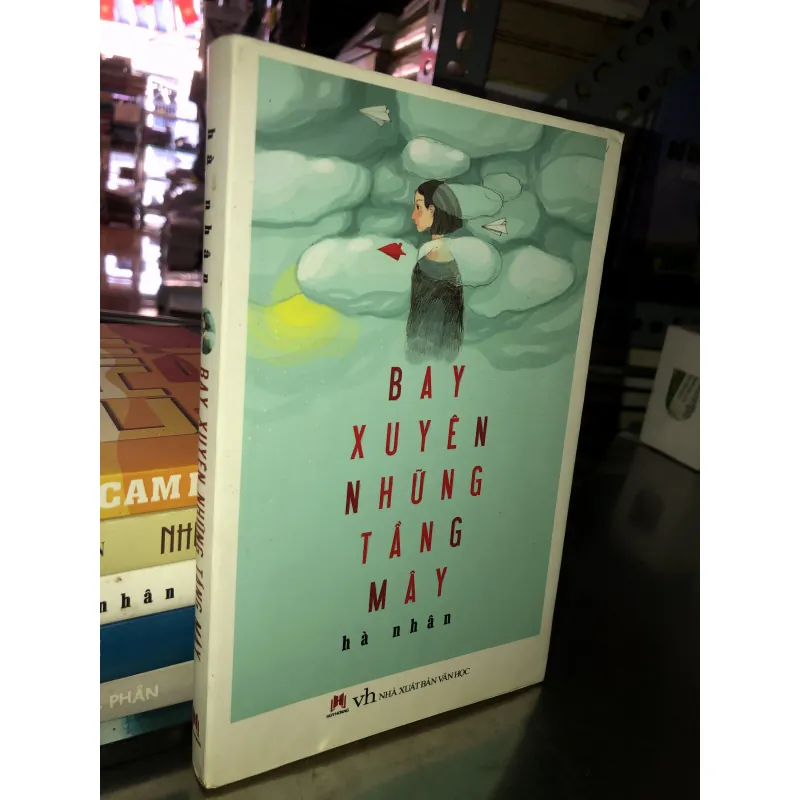 Bay xuyên những tầng mây - Hà Nhân 1002235