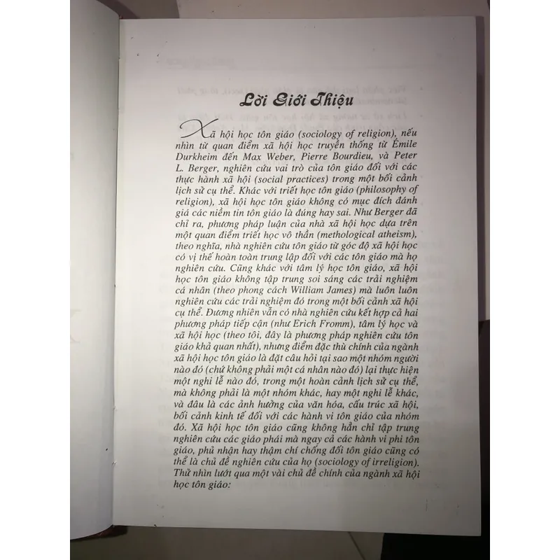 Tôn giáo nhìn từ viễn cảnh xã hội học  711528