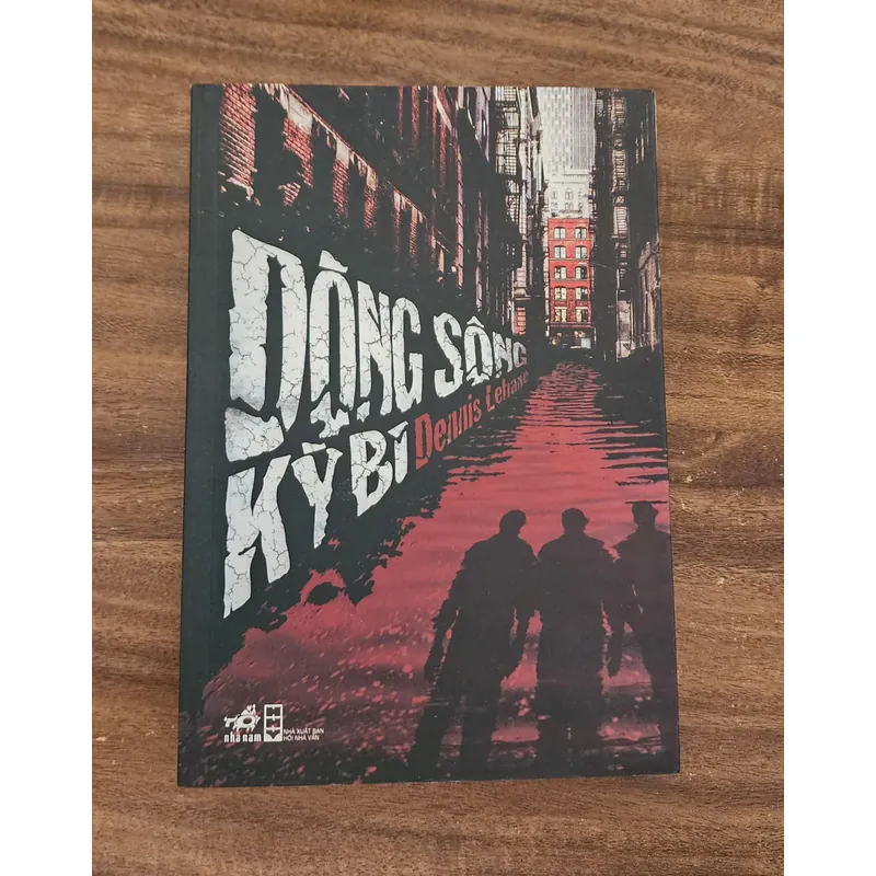 Tiểu thuyết ly kỳ và hồi hộp DÒNG SÔNG KỲ BÍ (tác giả Dennis Lehane) 712314