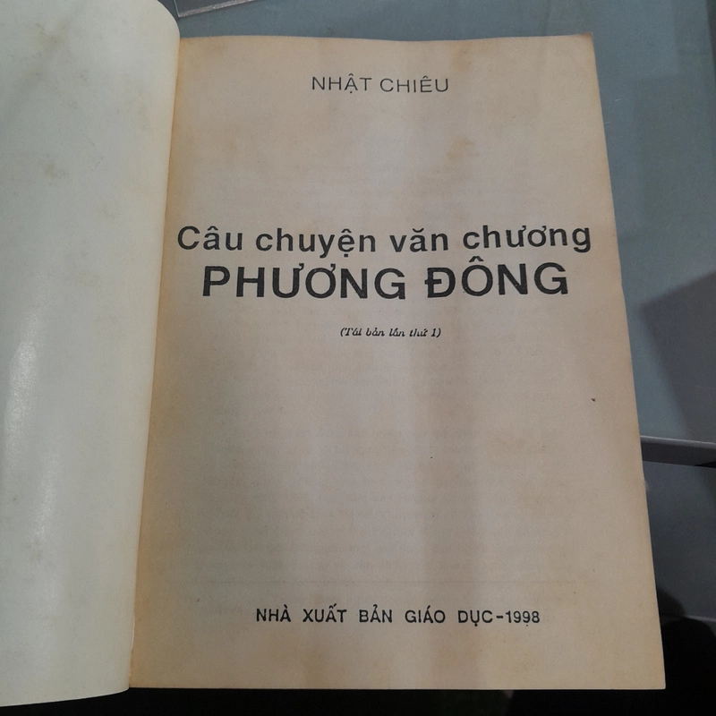 CÂU CHUYỆN VĂN CHƯƠNG PHƯƠNG ĐÔNG - NHẬT CHIÊU 463184