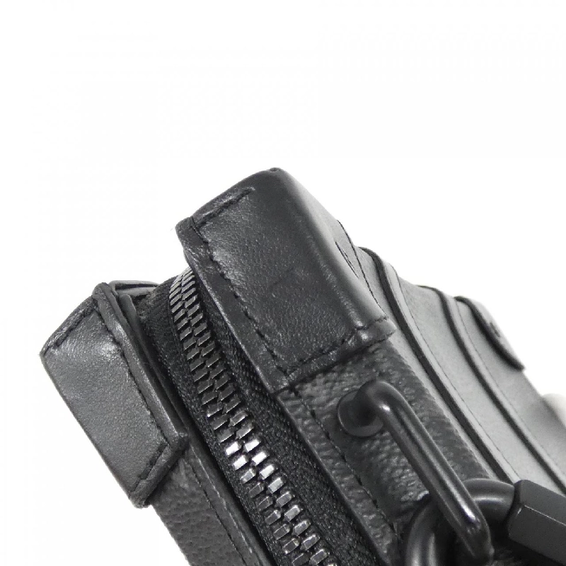 Ví đeo chéo Louis Vuitton Monogram Eclipse Soft Trunk Wallet M69838 - Hàng hiệu Chính hãng 768517