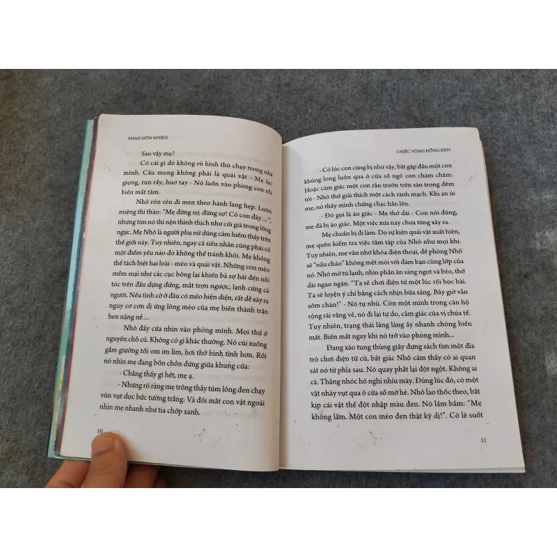 CHIẾC VÒNG ĐỒNG ĐEN - PHAN HỒN NHIÊN 719992