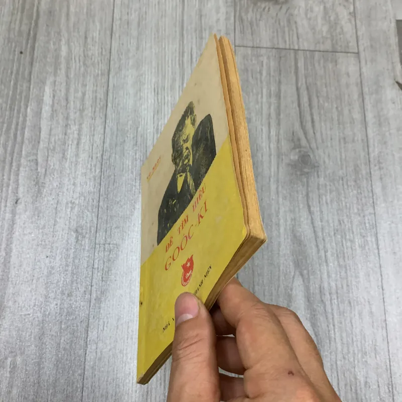 Để tìm hiểu gooc ki - từ ngọc 1958. 10a1 1025688