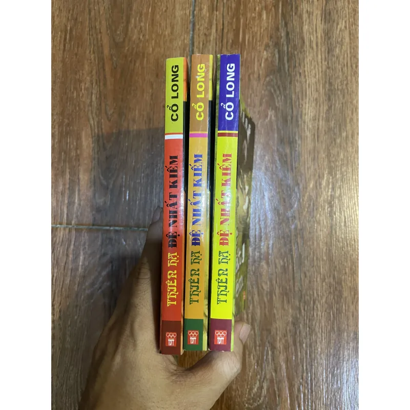 Thiên hạ đệ nhất kiếm trọn bộ 3 tập - Cổ Long (t4) 994816