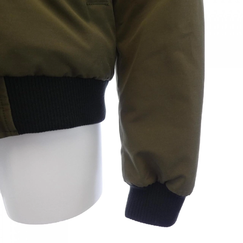 Áo khoác lông vũ Labrador 7967JL của Canada Goose 629403