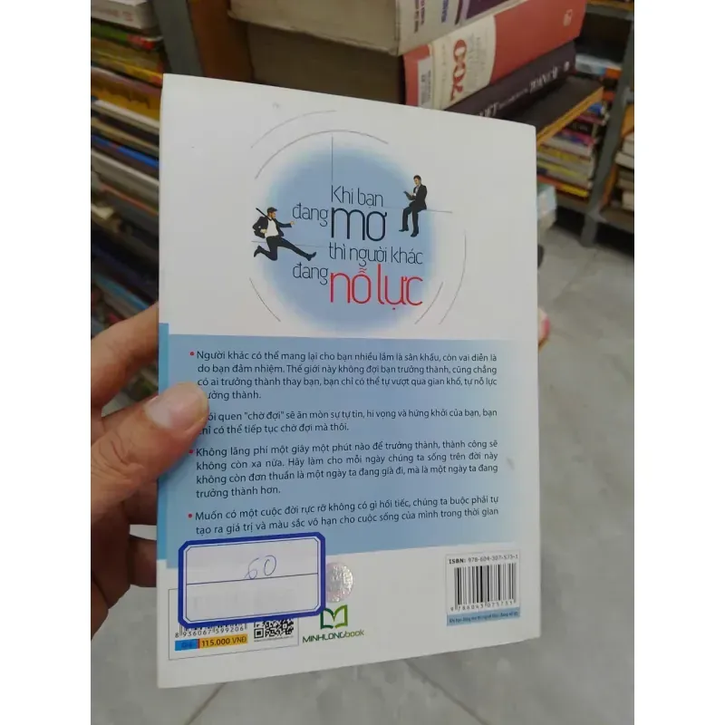 Sách - Khi bạn đang mơ thì người khác đang nỗ lực (B1) 935038