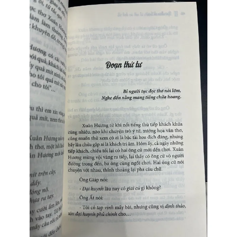 Giai nhân di mặc: sự tích và thơ từ Hồ Xuân Hương - Đông Châu Nguyễn Hữu Tiến 674101