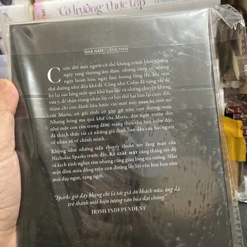(Văn học) - Kẻ giấu mặt - Nicholas Sparks 976197