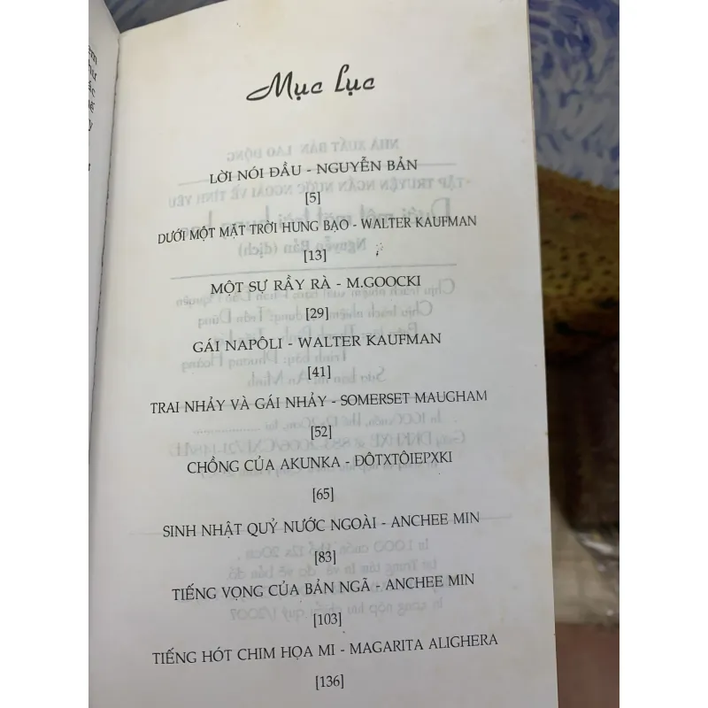 Dưới Một Mặt Trời Hung Bạo - Tập Truyện Ngắn Nước Ngoài Về Tình Yêu 926104