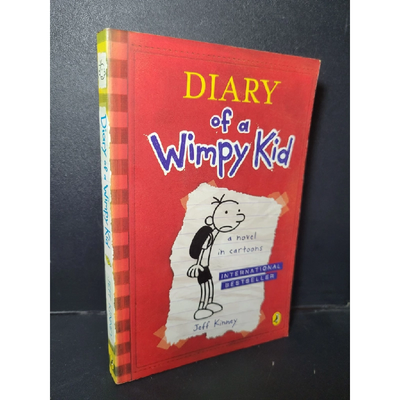 Diary of a wimpy kid a novel in cartoons mới 70% bẩn nhẹ, ố vàng HCM1001 Jeff Kinney NGOẠI VĂN 380618