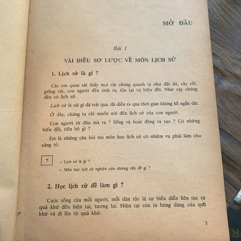 Sách giáo khoa Lịch sử 6, in năm 1999 706729